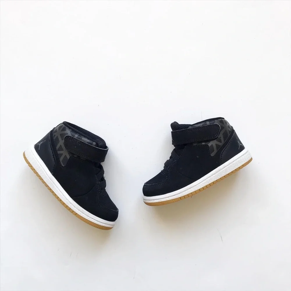 Nike Air Jordan 1  black flight 3 BT EUC size 6